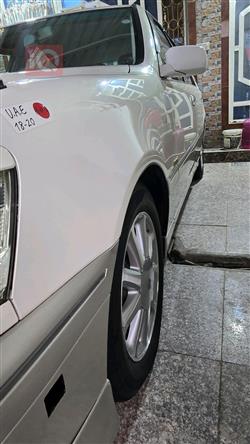 تۆیۆتا کراون